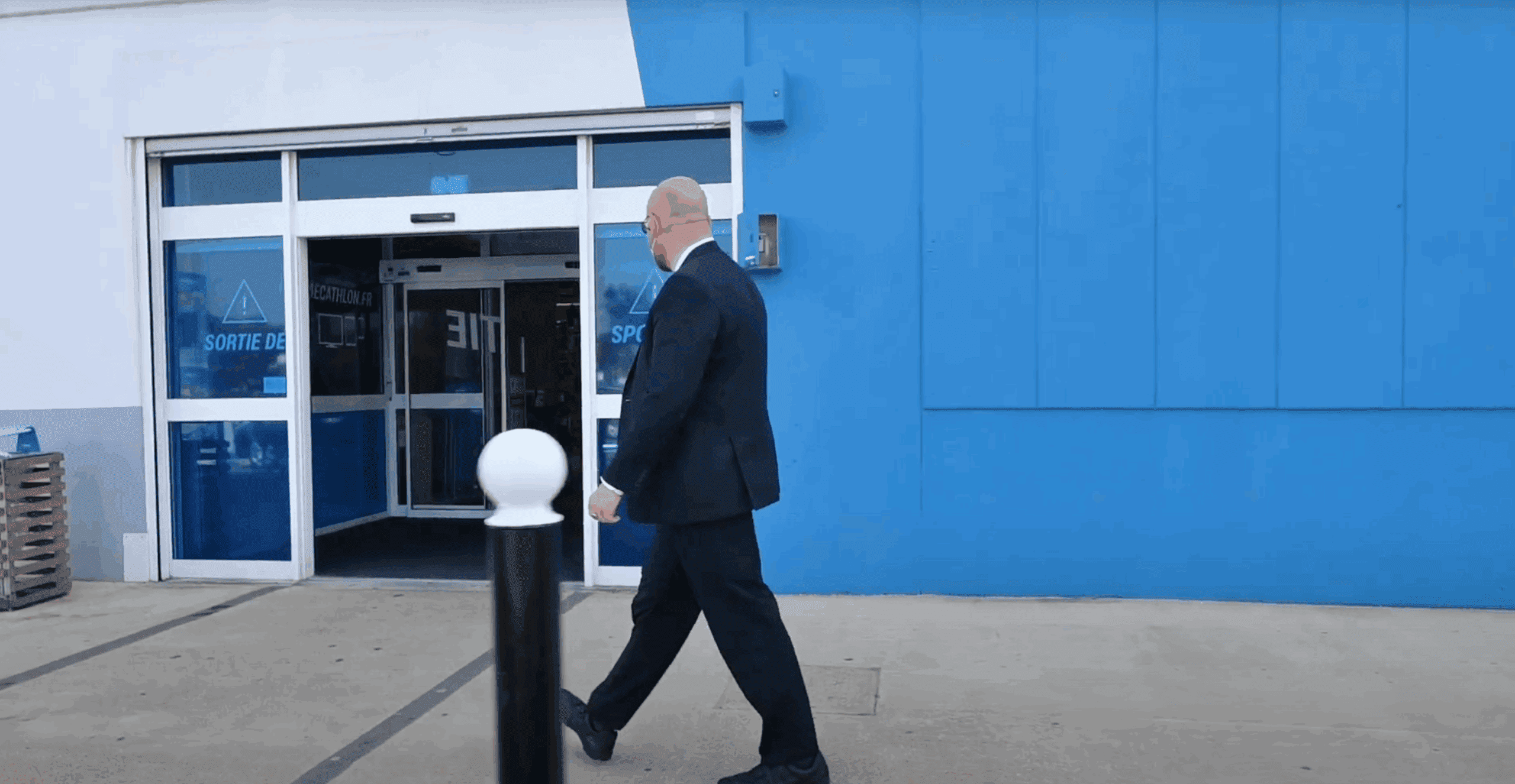 Agent de sécurité
magasin arrière-caisse